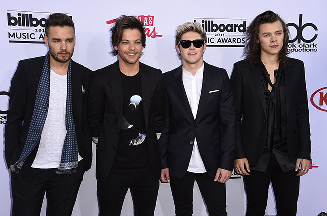 The English-Irish pop band One Direction attends the 2015 Billboard Music Awards, May 17, 2015, at the MGM Grand Garden Arena in Las Vegas, Nevada.  AFP PHOTO / ROBYN BECK        (Photo credit should read ROBYN BECK/AFP/Getty Images)